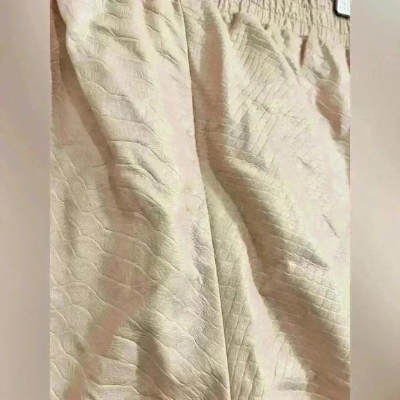 Lovers + Friends Snakeskin Elastic Band Shorts Size Small - Picture 7 of 9